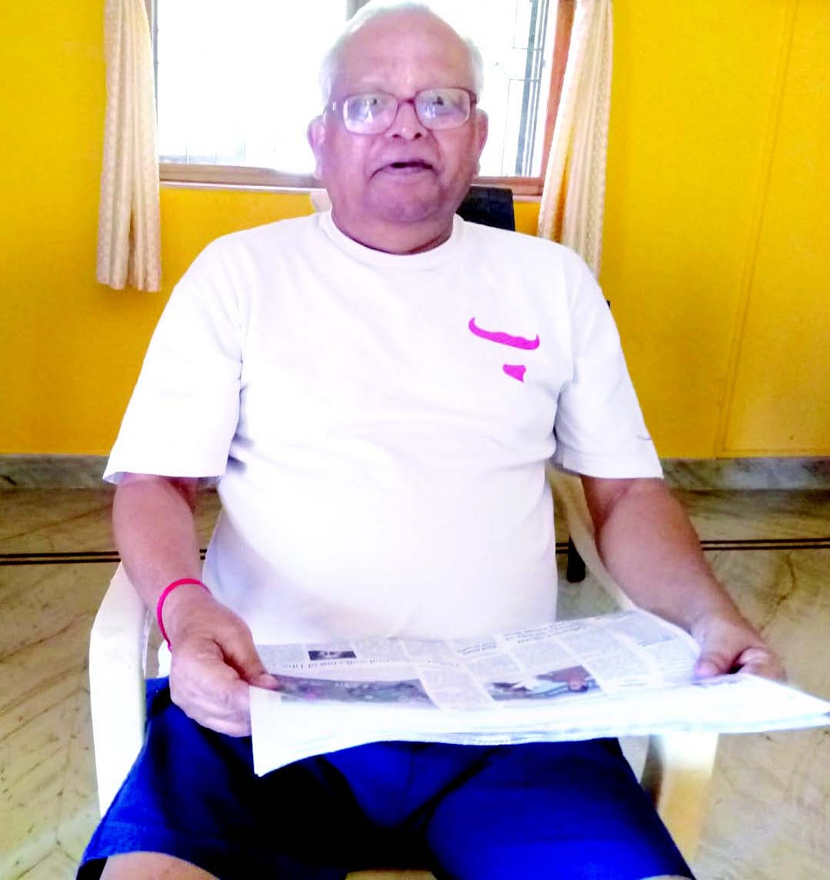Teaching with heart: Octogenarian
Eknath Kolhapuri’s enduring influence on students