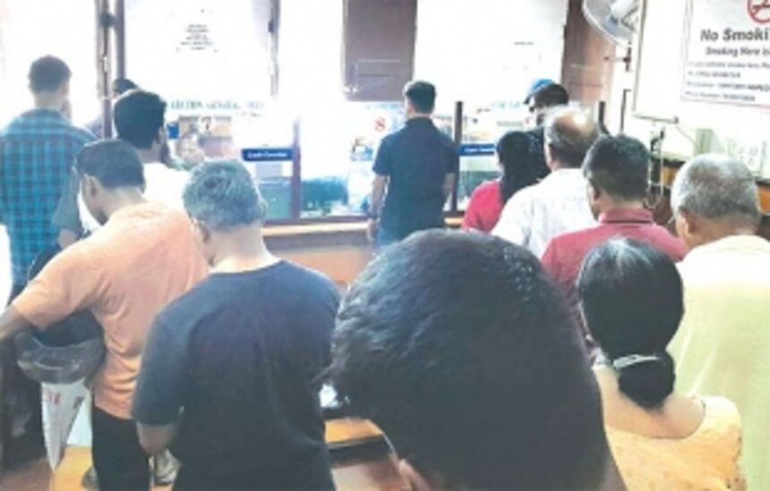Technical glitches at Margao Municipal Council’s tax payment counter leave citizens fuming over inconvenience