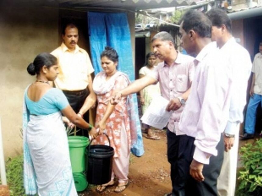 Teething problems plague MMC’s door-to-door waste collection 1 Teething problems plague MMC’s door-to-door waste collection