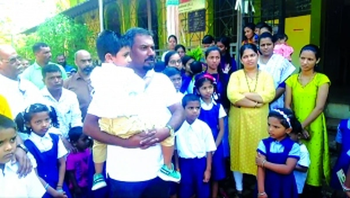 Telaulim parents protest against erection of cell tower in only remaining public school