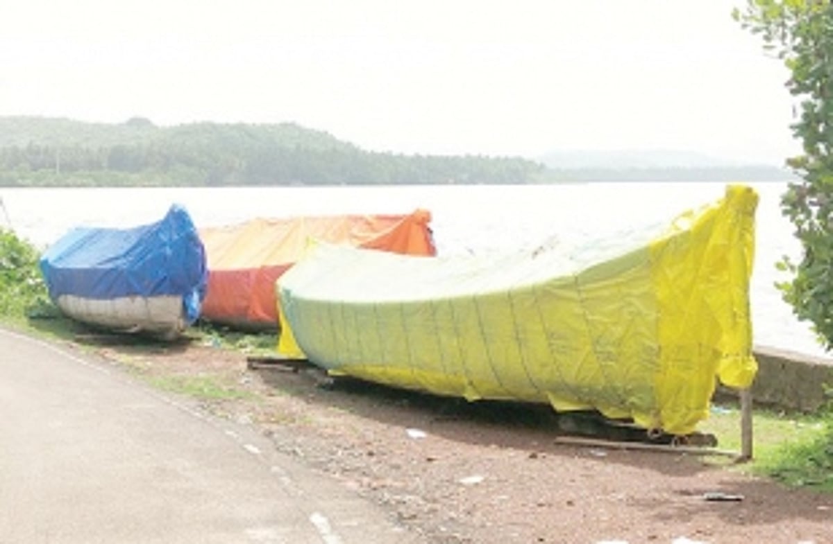Tembwada, Vitthaldaswada fishermen want jetty to park their canoes