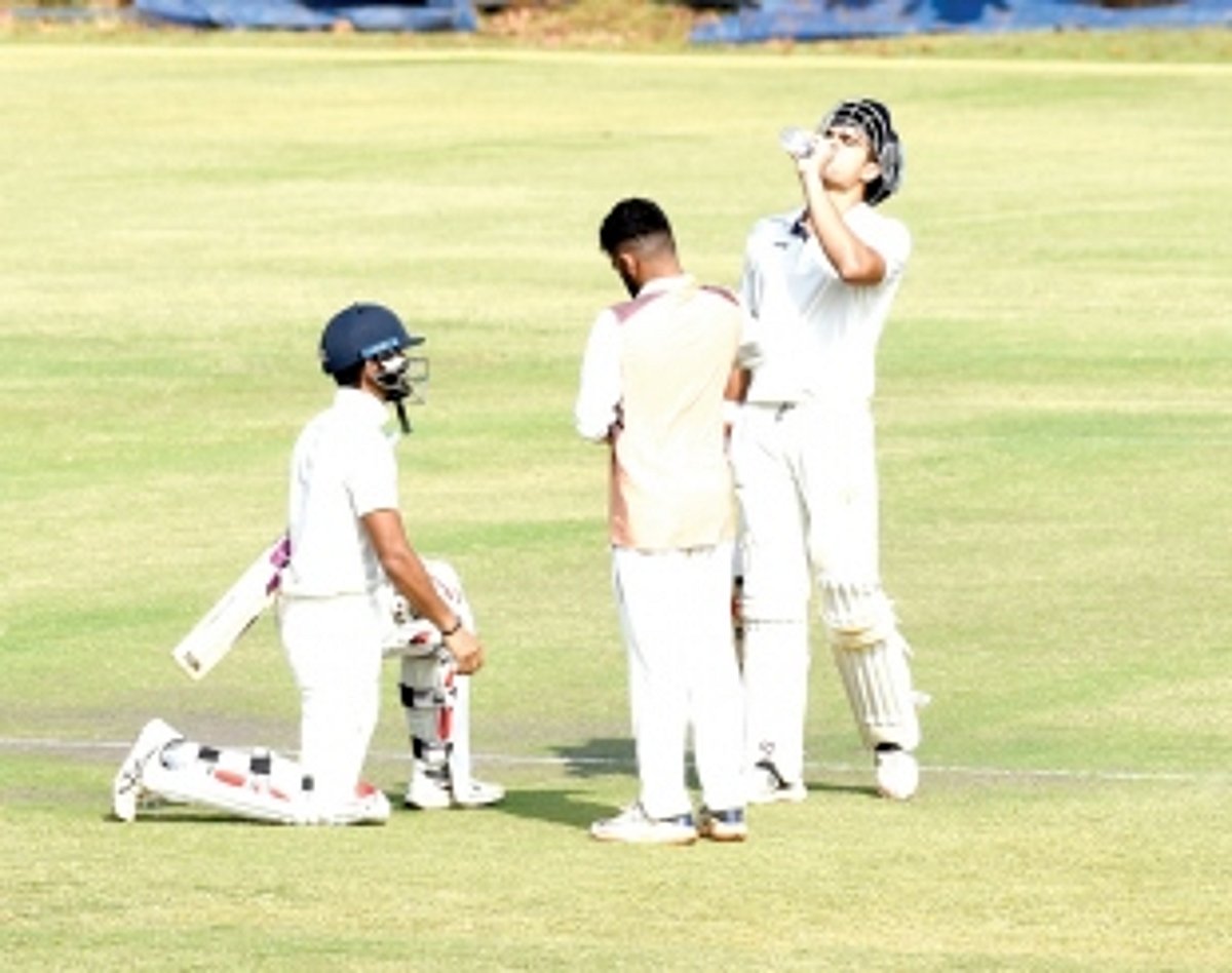 Tendulkar Jr emulates dad as Suyash scintillates with double century
