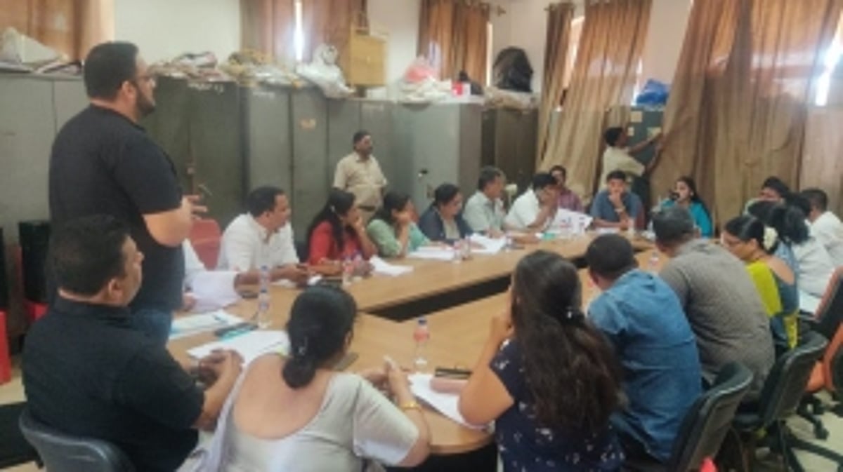 Tense Confrontation at Mapusa Municipal Council Meeting Sparks Heated Exchange