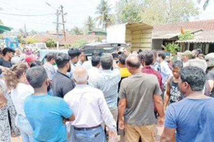 Tense situation prevails at Kharewado as locals, councillors stop GCZMA from conducting survey
