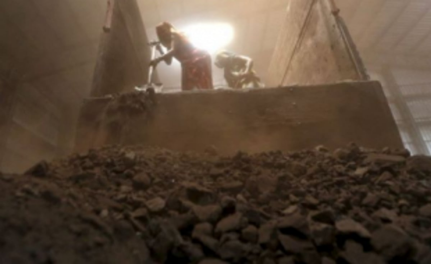 Tension at Querim as truck  owner unloads ‘coal’