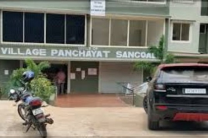 Tension at Sancoale Village Panchayat Meeting Over Alleged Corruption and fund Mismanagement