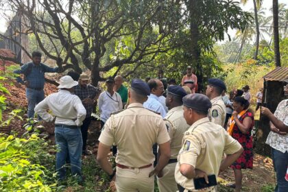 Tension at Velsao, as RVNL descends on Mollo village armed with bulldozers and police force