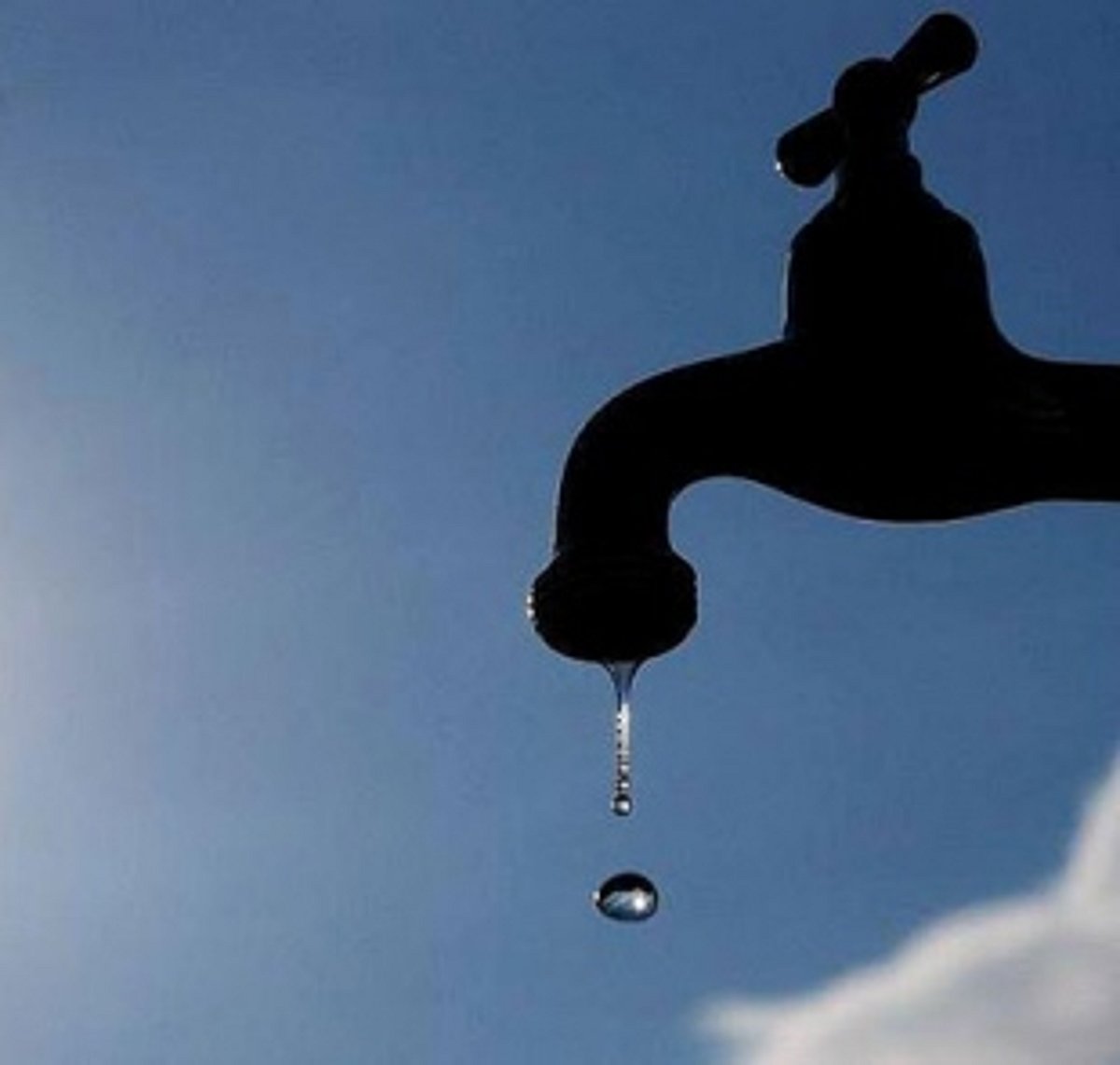 Tension in Bandora as locals grill  PWD engineer over water shortage