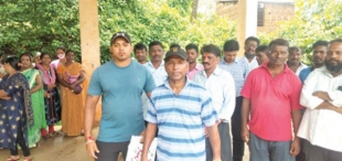 Tension in Kundaim  over chamber dug  for mobile tower  near govt school