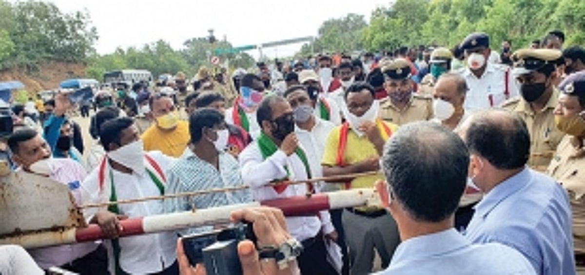 Tension on Goa-Karnataka ‘line of control’ as Karwar locals want free movement into Goa