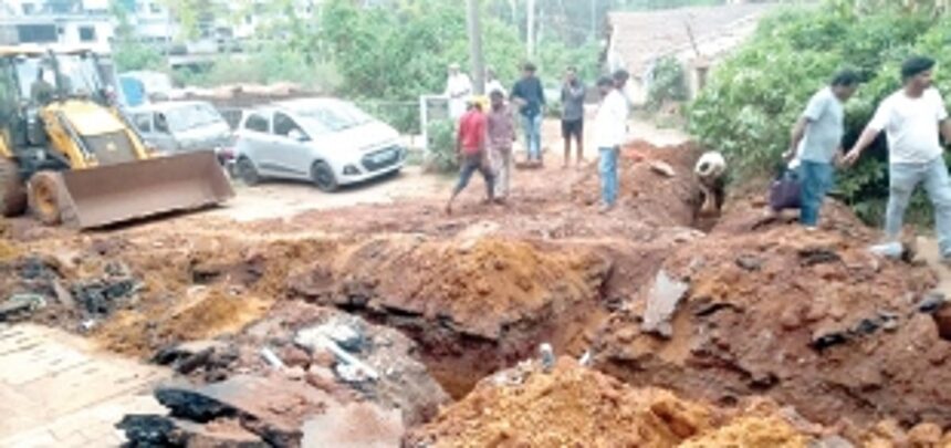 Tension prevails at Nagzar-Curti over  digging of road for laying gas pipeline