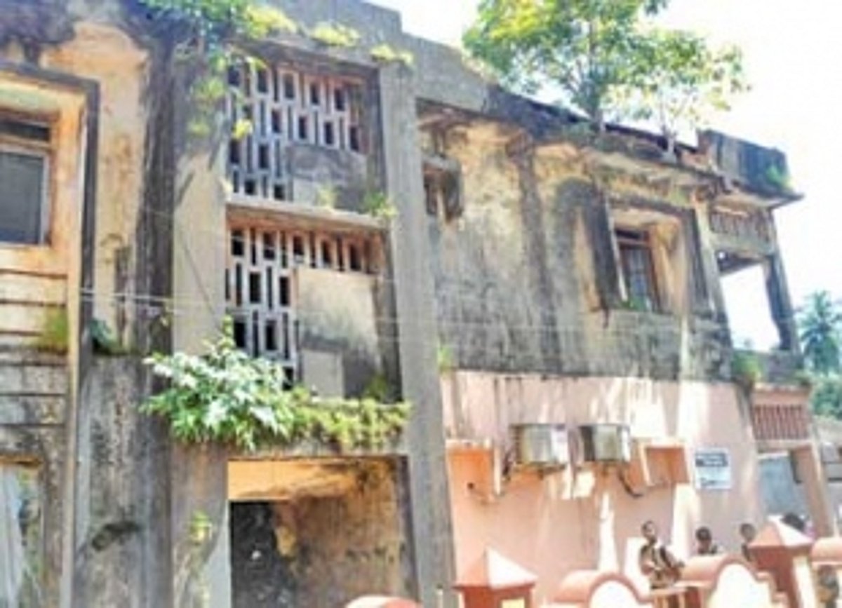 Terrace parapet of old CMC building falls off