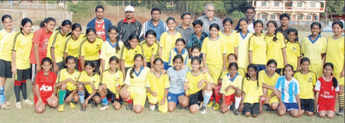 The Little Flower HS Calangute team with Lavinio Rebello, Alberto Colaco and others.