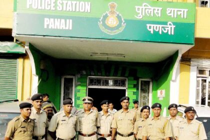 The Panjim police team posing along with two thieves who were arrested for car thefts.
