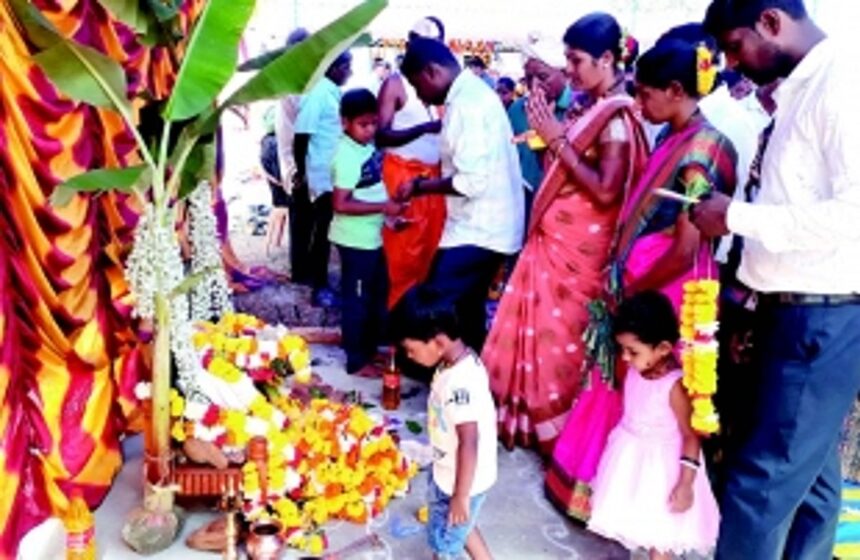 The Vatevailo Bhoot Khamb