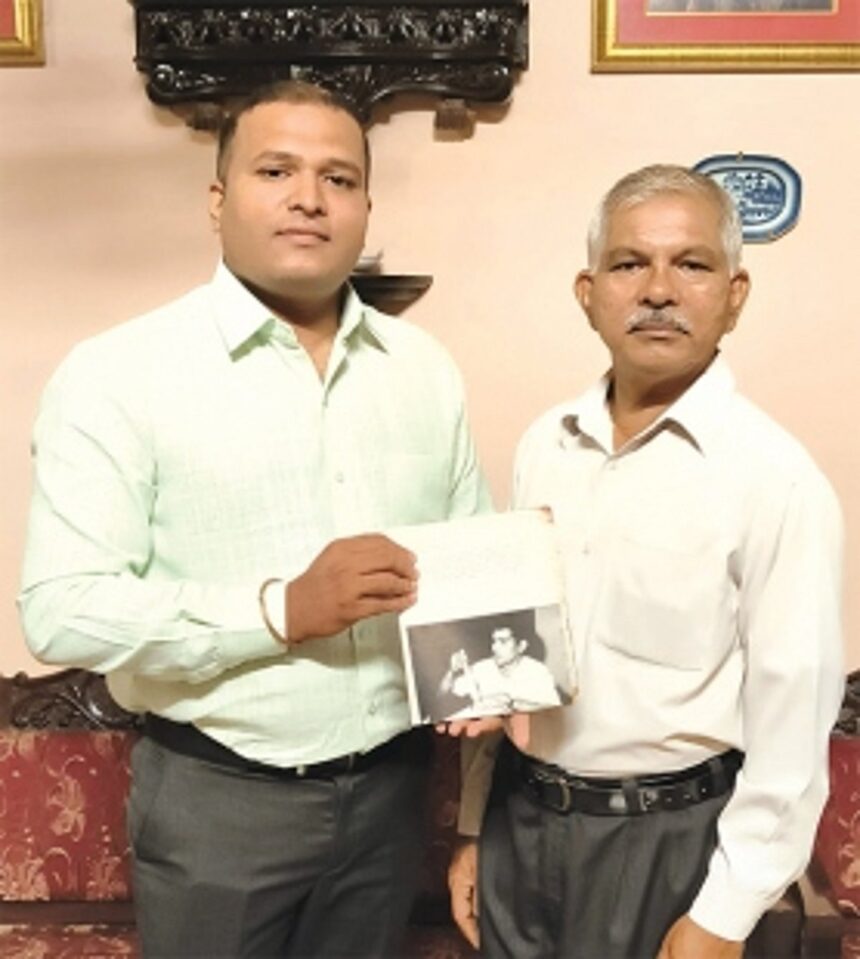 The Zo family of Chimbel: A legacy  of carving through generations