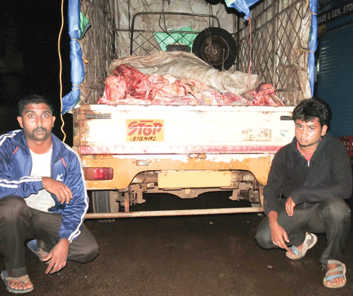 The accused arrested on charges of illegally transporting beef from Karnataka.