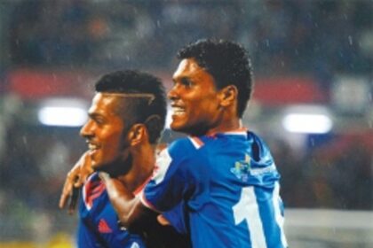 The boys are back, but the fans went nowhere