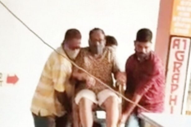 The elderly and infirm have to be ‘lifted’ to the Mapusa registrar’s office because the lift doesn’t work