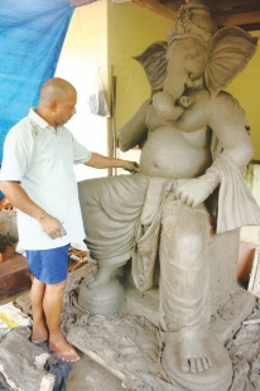 The idol makers of the temple town 1 The idol makers of the temple town