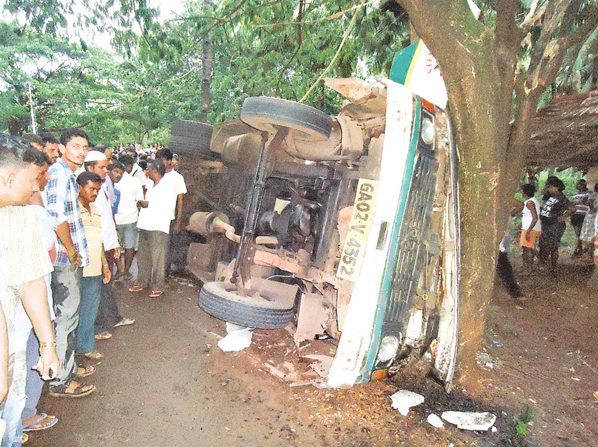 The ill-fated bus that fell on its side near the Bogmalo Church on Thursday.