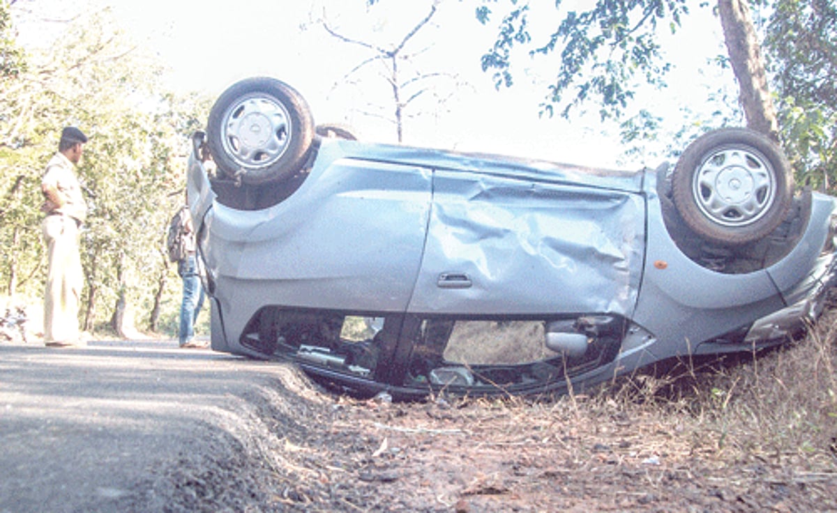 The ill-fated car that met with an accident at Sateri-Pooran along NH 4A at Dharbandora.