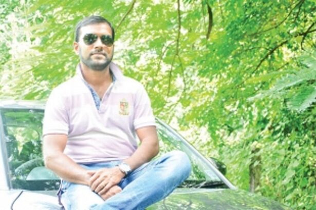 The islander who sings politics