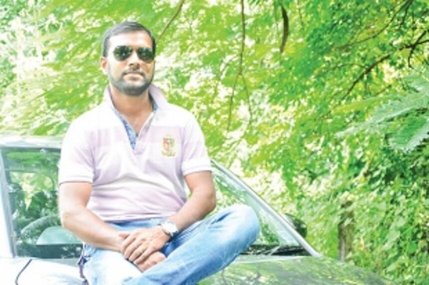 The islander who sings politics