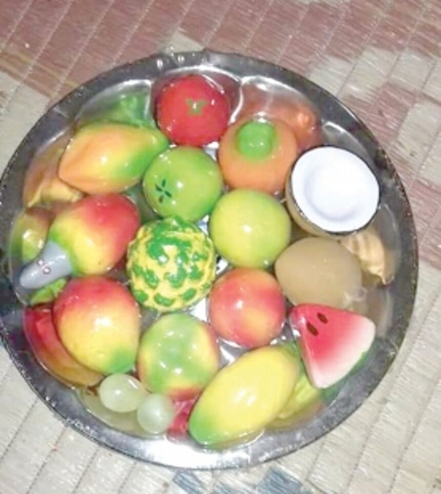 The magic hands of Chitaris from Demani give life to dead wood