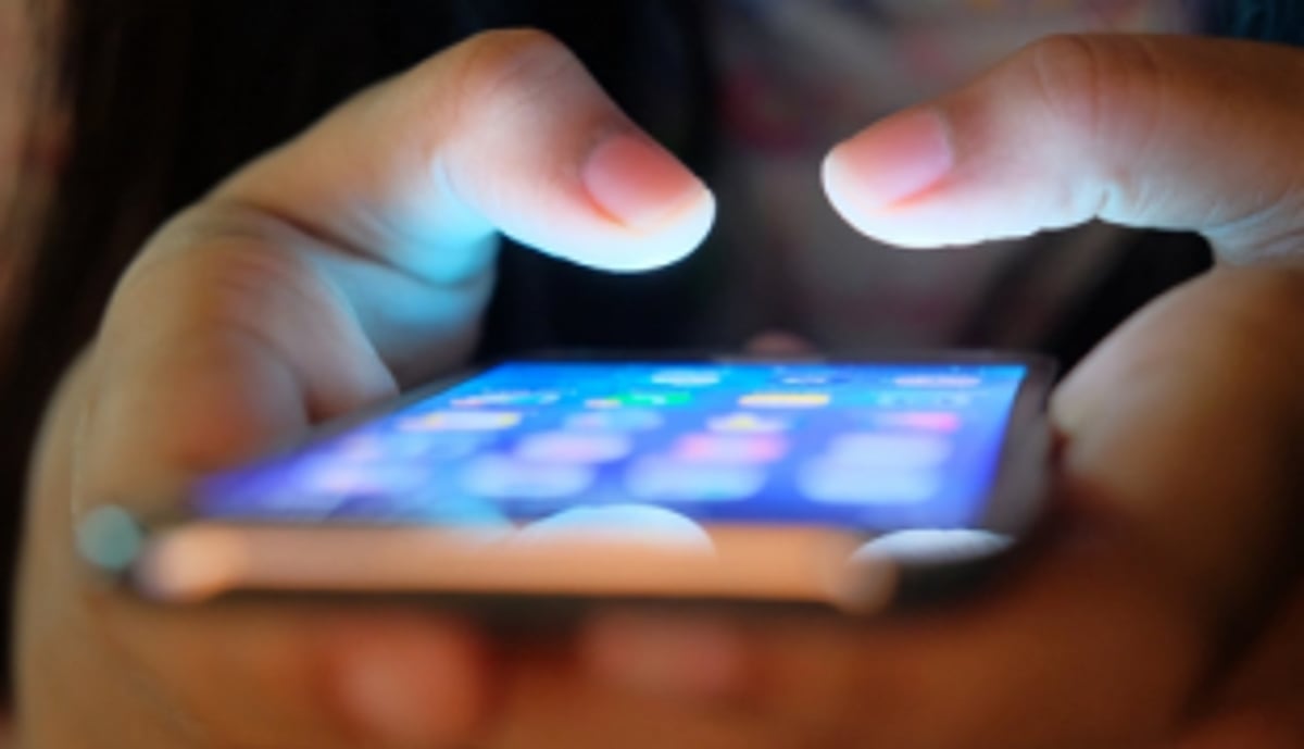 The pandemic of information and social media distraction