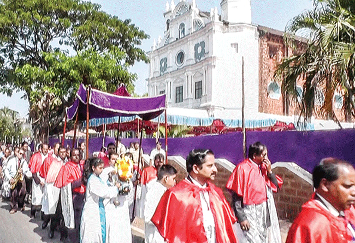 The procession of Our Lady of Rosary, Navelim, wends its way around the Church on the occasion of the feast celebrated with pomp and religious fervour on Wednesday.
