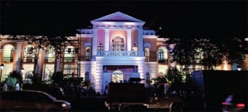 The stage is set, the lights are on, the action begins 1 The stage is set, the lights are on, the action begins