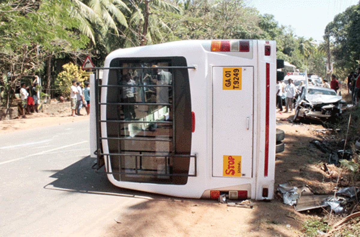 The tourist bus which was involved in the fatal mishap at Savorfond-Sancoale on Saturday morning.