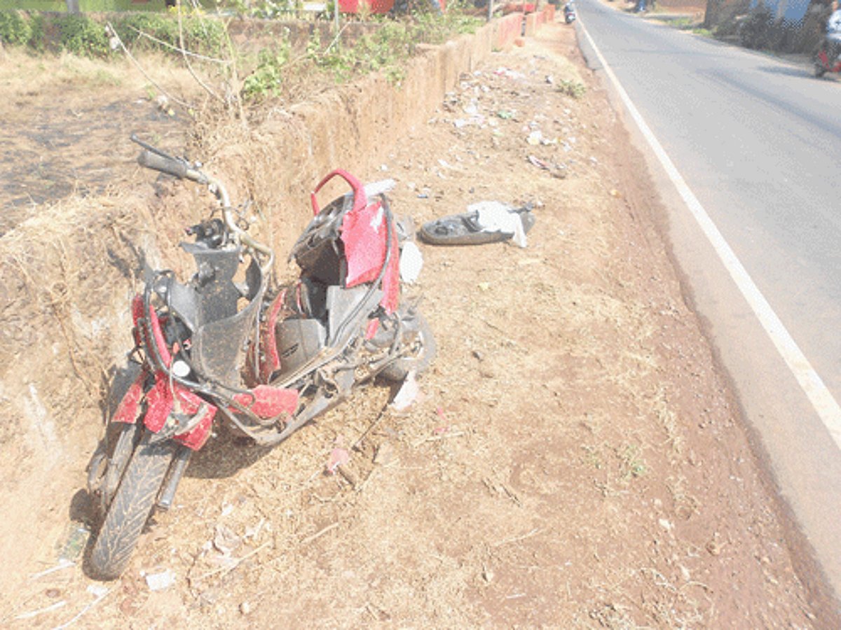 The two-wheeler that met with an accident killing a 15-year-old girl at Amblem Bhat, Cortalim, on Wednesday.