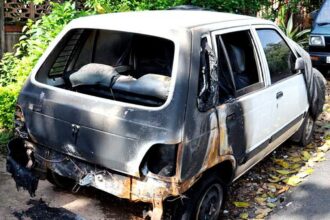 The vehicle belonging to Tuemkar which was set on fire at Rumdamol-Davorlim.    Photo by Santosh Mirajkar