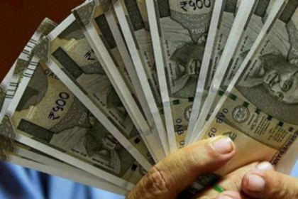 Thief seeks blessings   before stealing temple   donation box