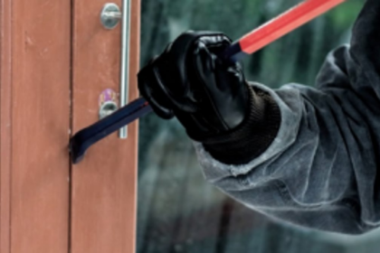 Thieves decamp with Rs 1.95L  items at Benaulim