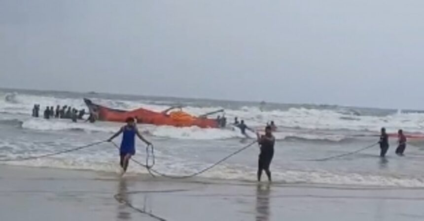 Thirteen fishermen rescued after their canoe capsized off Colva beach