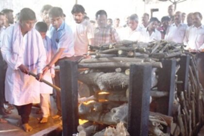 Thousands bid adieu to Wagh