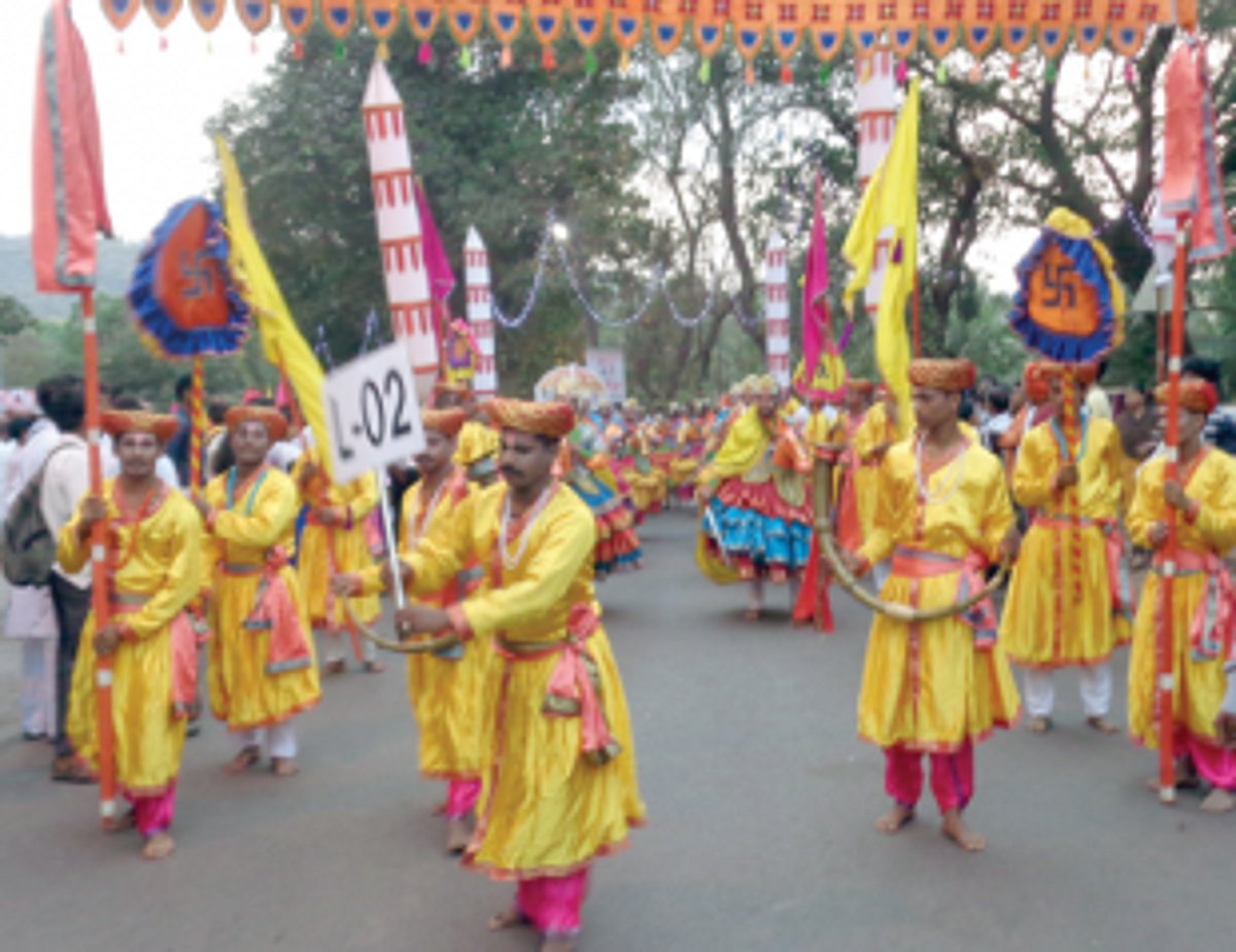 Thousands flock to Ponda for Shigmo parade