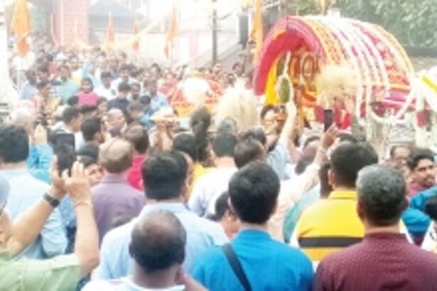 Thousands of devotees participate in Dussehra Palki procession in temple town