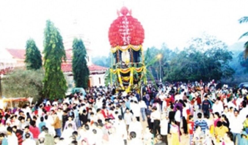 Thousands throng Fatorpa temple as curtains come down on Zatra 1 Thousands throng Fatorpa temple as curtains come down on Zatra