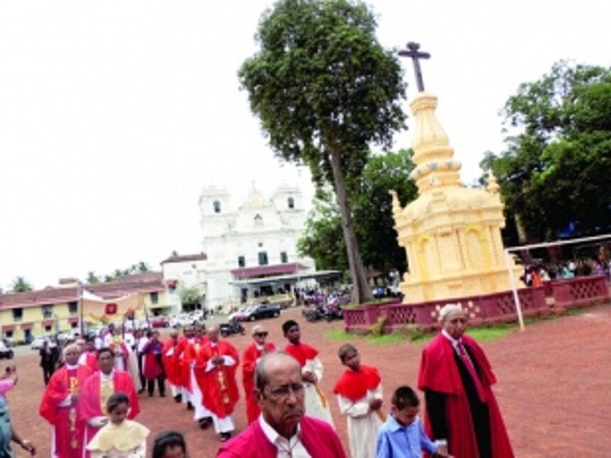 Thousands throng Margao  church for feast of Pentecost