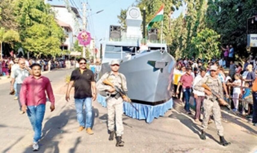Thousands throng Vasco carnival parade