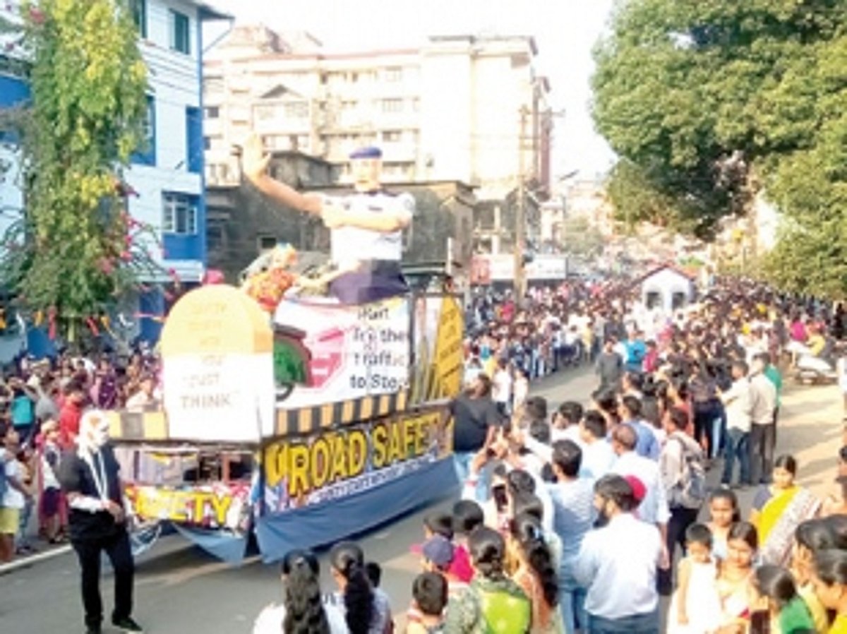 Thousands throng carnival parade in Ponda, Shiroda