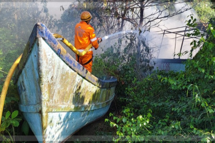 Three Canoes Destroyed in Major Fire at Caranzalem Beach