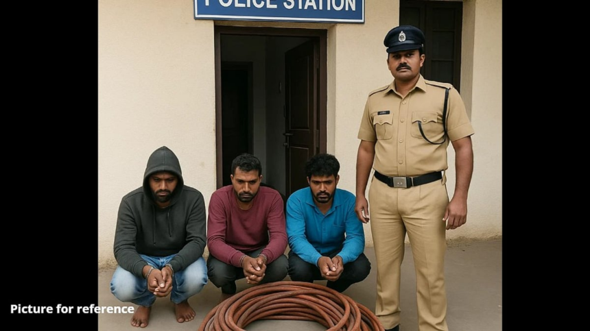 Three Caught Red-Handed Stealing Electricity Cables in Shigaon, Handed Over to Police 1 Three Caught Red-Handed Stealing Electricity Cables in Shigaon, Handed Over to Police
