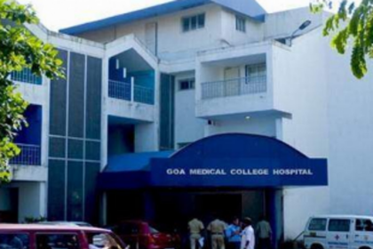 Three cured COVID-19 patients go home