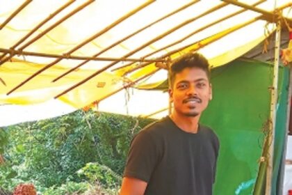 Three generations of gram roasters: Father-son duo Ramdas and Raghoba Sawant’s feast stall beckons