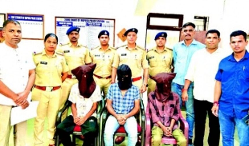 Three held for kidnapping minor